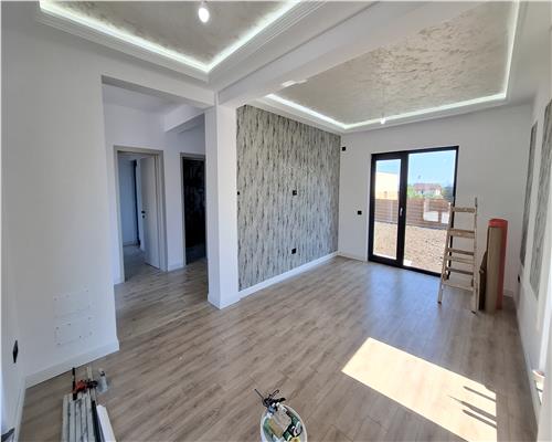 Valea Lupului Casa 4 camere,3 bai,Dressing,Beci demisol,644 mp Teren