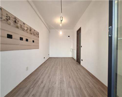 Apartament 3, 4 camere,Intabulat,Pacurari,Boxa+2 locuri de parcare