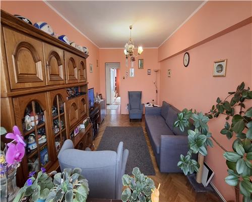Apartament 3 camere 71 mp, Semimobilat,Piata Voievozilor, Alexandru cel Bun