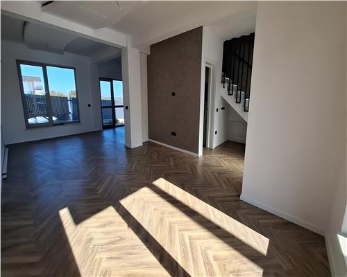 Casa Valea Lupului  4 camere, 2 bai,Placa,Drum betonat,0% comision