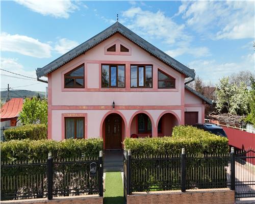 Casa Iasi Aviatiei, S.u 178 mp, 6 camere, Garaj, Beci, Camera tehnica