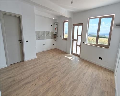 Apartament 3 camere cu Gradina 40mp Valea Lupului,S.u. 60 mp
