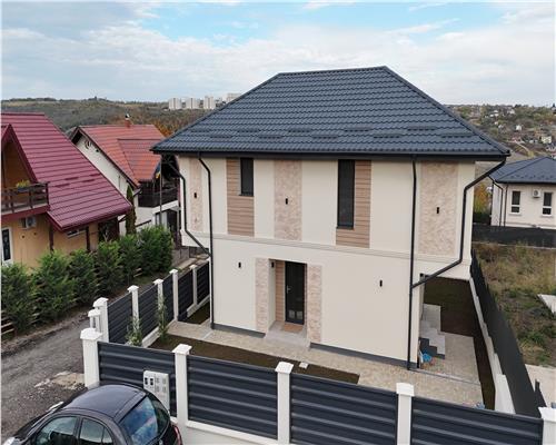Casa Rediu/Valea Lupului 4 camere, 3 bai, Incalzire pard, ASFALT!